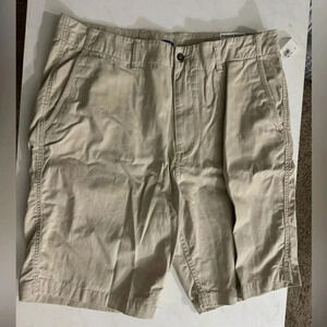Old Navy Broken In Straight Khaki Shorts 10" Inseam at Knee Mens Size 38